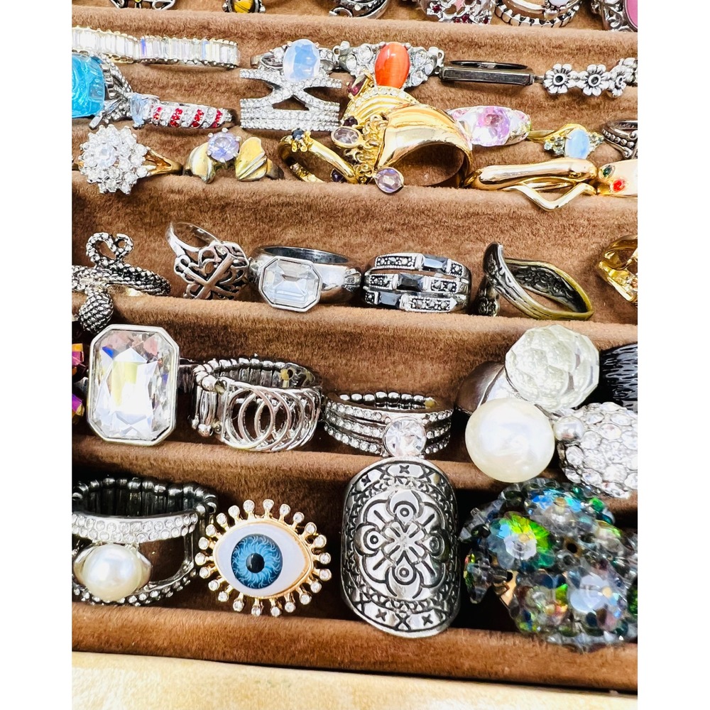 Vintage & Modern Gold & Silver Tone Assortment Fashion Statement Rings Lot of 85 - Picture 13 of 16